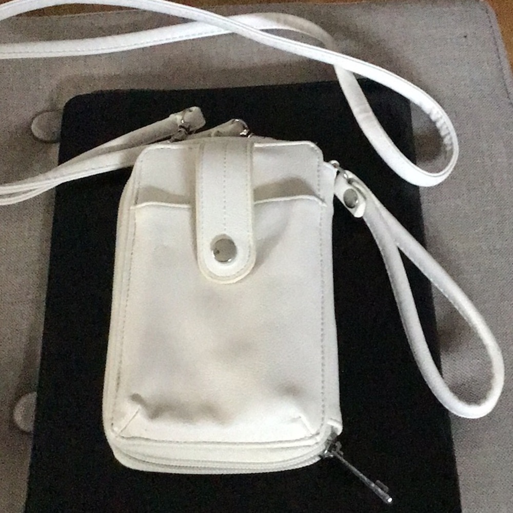Kelly & Katie Cream Crossbody Bag